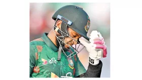 টেস্ট থেকে ছিটকে গেলেন মুশফিক