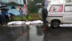 ট্রাক্টরের ধাক্কায় ব্যাংক কর্মকর্তাসহ প্রাণ গেল দুজনের