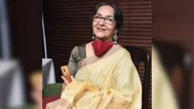 এখনকার মেয়েদের শাড়ির আঁচল ঠিক থাকে না : মমতাশঙ্কর