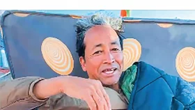 বাস্তব নায়কের সিনেমা অতিক্রম!