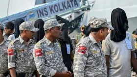 সোমালি ৩৫ জলদস্যুকে বিচারের জন্য ভারতে আনা হয়েছে