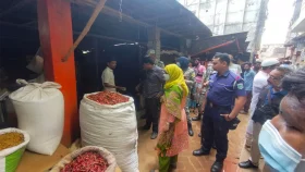 ম্যাজিস্ট্রেট আসছে- শুনেই পালালেন মালিক-কর্মচারীরা