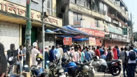 আবারও ৫৯৫ টাকা মাংস, খলিলের দোকানে লম্বা লাইন