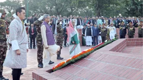 স্বাধীনতা দিবসে স্মৃতিসৌধে রাষ্ট্রপতি-প্রধানমন্ত্রীর শ্রদ্ধা