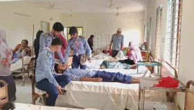 ইভটিজিং এর প্রতিবাদ করায় বখাটেদের হামলা, আহত ১০ শিক্ষার্থী