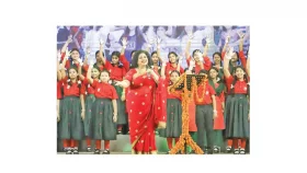 শত শিশুর সঙ্গে গান গাইলেন রুনা লায়লা