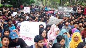 আজও উত্তাল বুয়েট, ৬ শিক্ষার্থীকে বহিষ্কারের দাবি