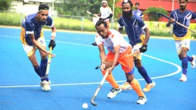 সবুজের হ্যাটট্রিকে মেরিনার্সের দাপুটে জয়