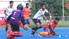 মোহামেডানের কাছে হেরে মসনদ নড়বড়ে মেরিনার্সের