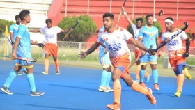 শেষ দিনে এসে হার মানলো আবাহনী