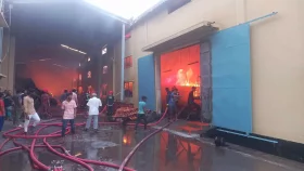 সালাম জুটমিলে আগুন, অনিশ্চয়তায় শ্রমিকদের বেতন-বোনাস