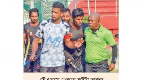 হিট অ্যালার্টের মধ্যে ভরদুপুরে হকি