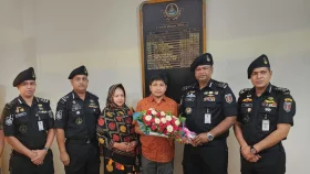 ব্যাংক ম্যানেজার নেজাম উদ্দিনকে পরিবারের কাছে হস্তান্তর