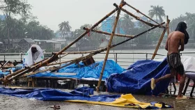 ঝড়ে বাউফলে নিহত ২, বিদ্যুৎ-বিচ্ছিন্ন দুমকি