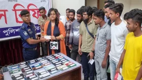 ৮০টি হারানো মোবাইল ফিরে পেলেন মালিকরা