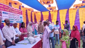 ঈশ্বরগঞ্জে সেলাই মেশিনসহ ঈদ উপহার পেল ২৩০ পরিবার