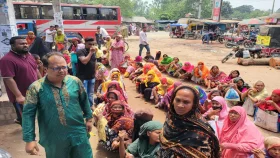 সিংড়ায় বিএনপির ঈদ উপহার পেল ৬০০ পরিবার