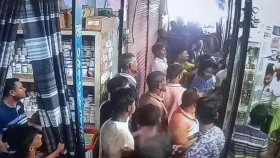 লালপুরে কিশোর গ্যাংয়ের হামলা, দুই ব্যবসায়ীকে কুপিয়ে জখম