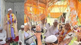 ঘোড়ার গাড়িতে চড়িয়ে ইমামকে রাজকীয় বিদায়