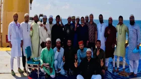 জাহাজেই ঈদের নামাজ আদায় জিম্মি নাবিকদের, পেলেন ভালো খাবার