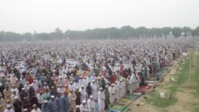 গোর-এ-শহীদ ময়দানে নামাজ আদায় করলেন ৬ লাখ মুসল্লি
