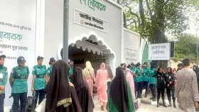 জাতীয় ঈদগাহে ঈদের জামাতে অংশ নিচ্ছেন নারীরা