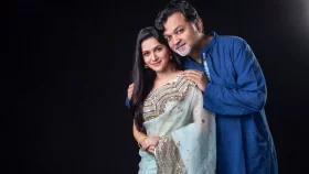 অজগর পুষছেন সৃজিত, ভয়ে আছেন মিথিলা