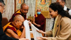 শান্তির খোঁজে দালাই লামার দ্বারস্থ কঙ্গনা