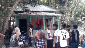 ঘুমন্ত স্বামীর পুরুষাঙ্গ কেটে নিয়ে পালালেন স্ত্রী