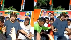 বিপাকে দেব, ভিড়ের চাপে ভেঙে পড়ল মঞ্চ