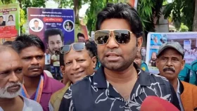৮ বছর পর এফডিসিতে ভোট দিতে এলেন কাজী মারুফ