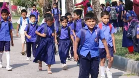 হিট অ্যালার্টে শিক্ষা প্রতিষ্ঠান বন্ধের দাবি