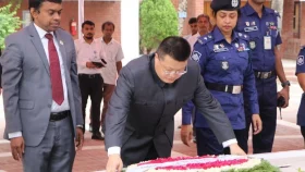 বঙ্গবন্ধুর সমাধিতে চীনা রাষ্ট্রদূতের শ্রদ্ধা