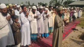 বৃষ্টি চেয়ে বালিয়াকান্দিতে মুসল্লিদের বিশেষ নামাজ