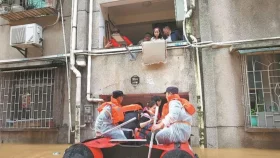 চীনে ভয়াবহ বন্যা, ঘর ছাড়া লাখো মানুষ
