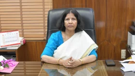 ১০৪ বছরে আলিগড় মুসলিম বিশ্ববিদ্যালয়ে প্রথম নারী উপাচার্য, কে এই নাঈমা খাতুন?