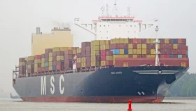 আটক জাহাজের ক্রুদের ছেড়ে দেবে ইরান