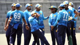 ফাঁকা আবাহনীকে বাঁচাতে এলেন তিন জন