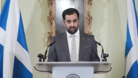 স্কটল্যান্ডের প্রথম মুসলিম ফার্স্ট মিনিস্টার হামজার পদত্যাগ