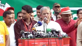মানুষকে কীভাবে অশান্তিতে রাখা যায়, তা-ই করছে সরকার