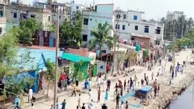 মসজিদ কমিটি থেকে বহিষ্কার নিয়ে দ্বন্দ্ব, নামাজ শেষে ধাওয়া-পাল্টা ধাওয়া