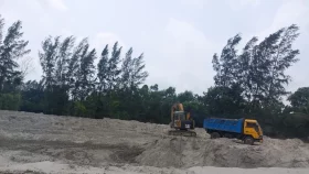 যুবলীগ নেতার অবৈধ বালুমহাল, মাসে আয় কোটি টাকা