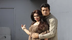 মৌসুমীকে ছাড়া যেভাবে জন্মদিন পালন করলেন ওমর সানী