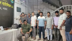 পাবনায় ২৩ লাখ টাকাসহ চেয়ারম্যান প্রার্থী আটক
