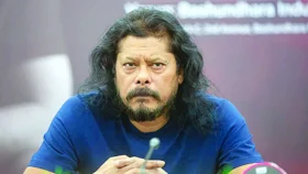 লন্ডনে গাইবেন জেমস
