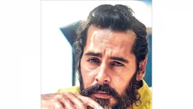 কারও সঙ্গে প্রতিদ্বন্দ্বিতা ছিল না