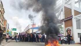 বাসে যবিপ্রবি ছাত্রীকে শ্লীলতাহানি, বিক্ষোভে উত্তাল ক্যাম্পাস