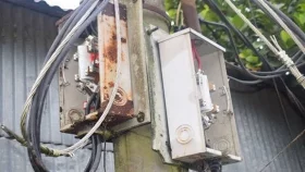 মিটার চুরি করে মোবাইল&nbsp;নম্বর রেখে যায় তারা....