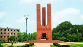 বাসে জাবি ছাত্রীকে হেনস্তার অভিযোগ