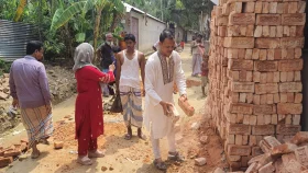 চন্দনাইশে নিম্নমানের ইট দিয়ে রাস্তা নির্মাণ